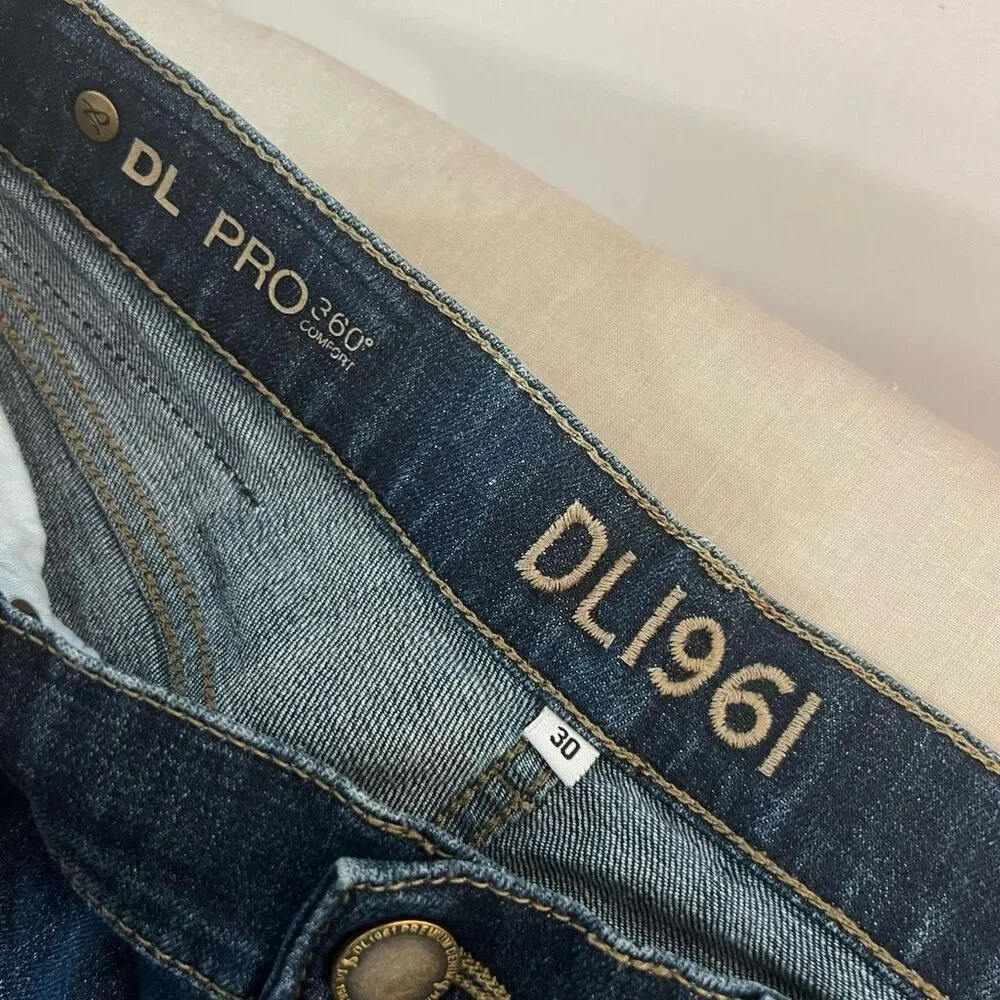 DL 1961 Dark Blue DL PRO 360° Comfort Russell Slim Straight Jean Ford 30 x 33 - Picture 8 of 12